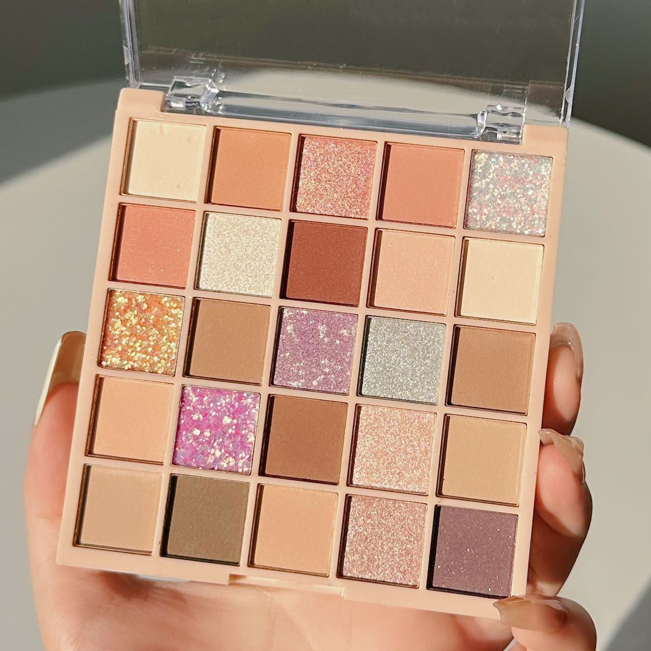 25 Colors Pearly & Matte Eyeshadow Palette – Long-Lasting Shimmer Eye Makeup